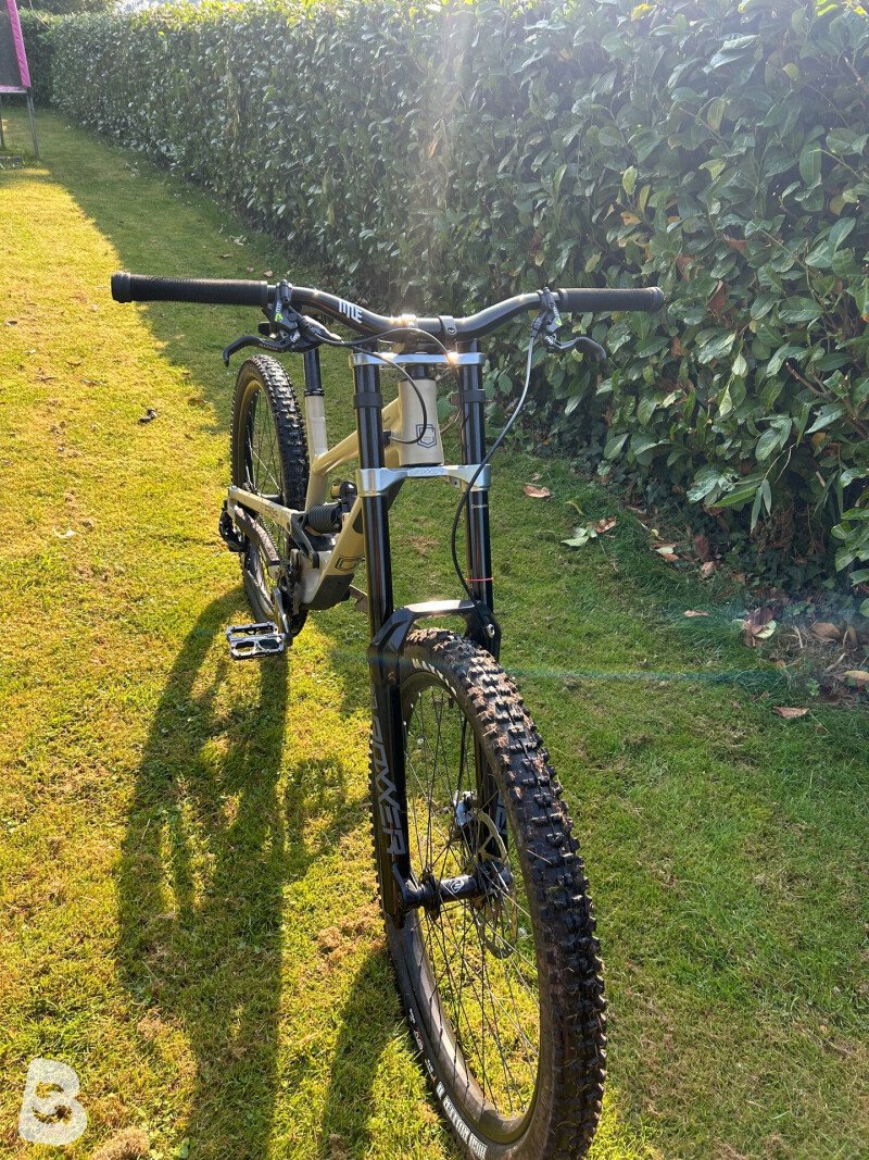 Commencal Furious Essential 2021 used