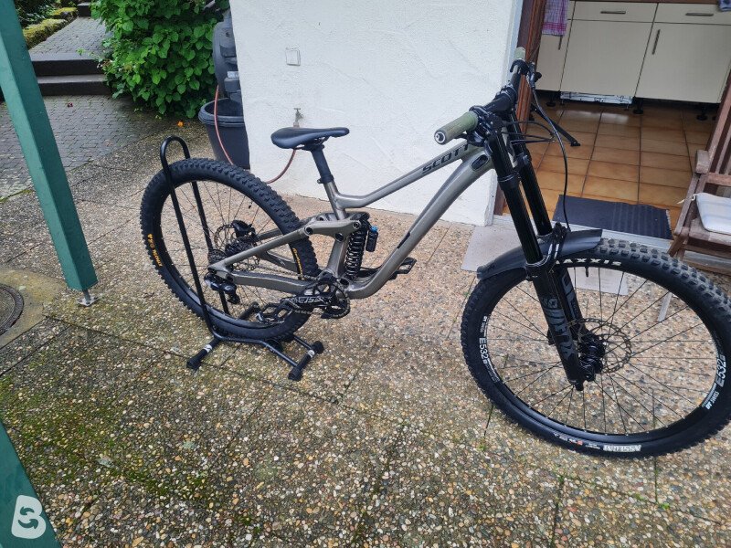 SCOTT GAMBLER 920　2021年　M ダウンヒルバイク 2021 Scott Gambler 920 – Specs, Comparisons, Reviews – 99 Spokes