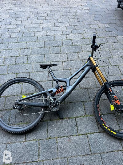 Santa Cruz V10 S Carbon 2021 used