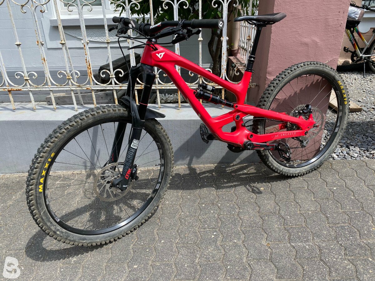 Yt Capra 29 Cf Pro Race 2019 Bike Reviews Yt Capra 29 Cf Pro Race Bike