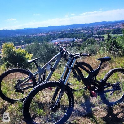 Intense Cycles Downhill Bike Intense M16 Two Seven Five Intense