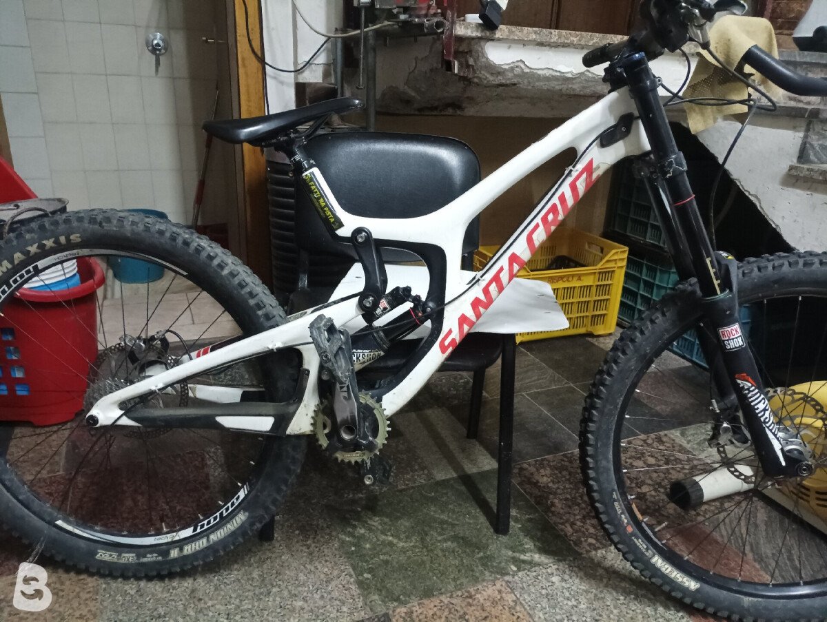 Santa Cruz V10 2016 used