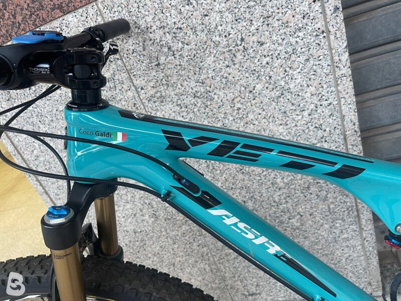 Yeti asr 7 blue book hotsell