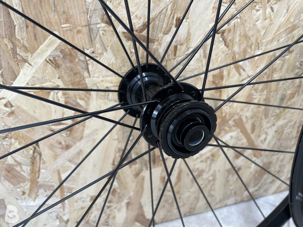 Racing 900 DB 700c/650b - OEM Wheels