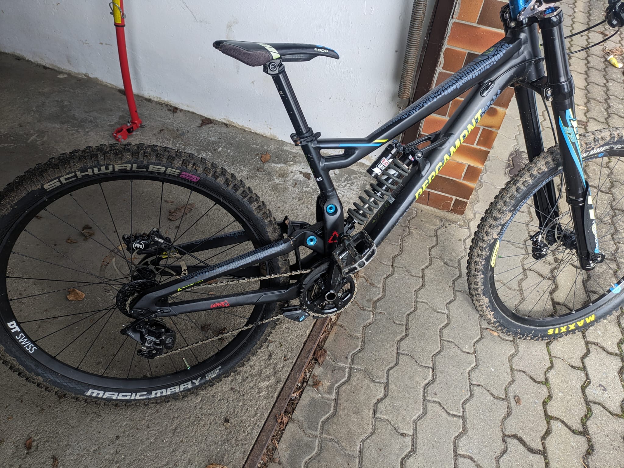 Bergamont Downhill bikes buy used new Bikeflip