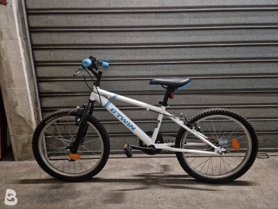 B'Twin Racing Boy 300 2017