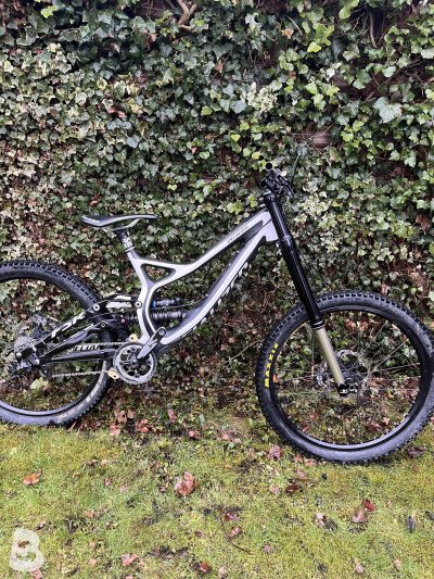 Specialized Downhill bikes: buy used & new | Bikeflip