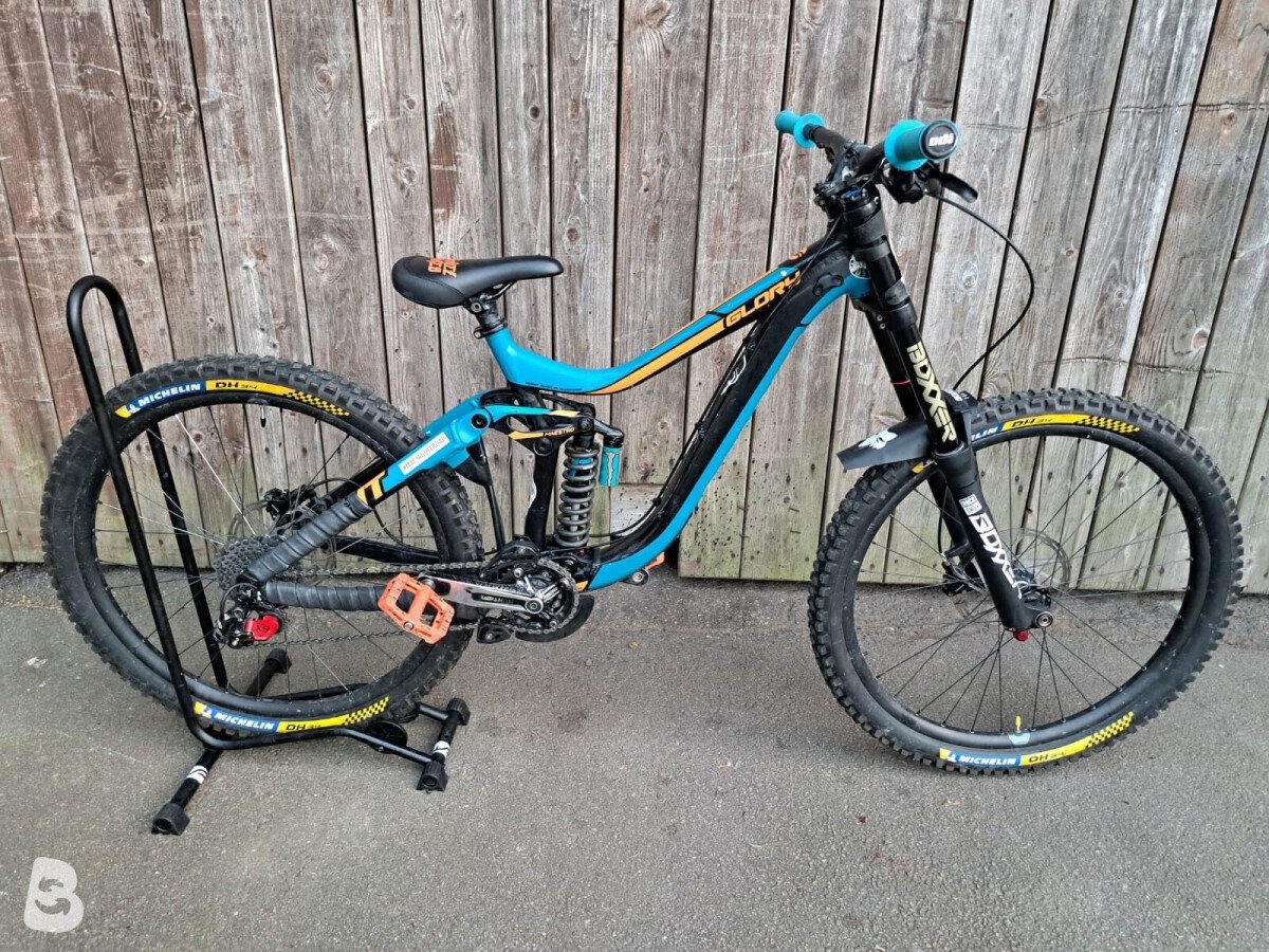 Giant Gloryフルサスペンション27.5 2015カーボンフレームDH 2015 Giant Glory 27.5 Frameset - Specs, Reviews, Images