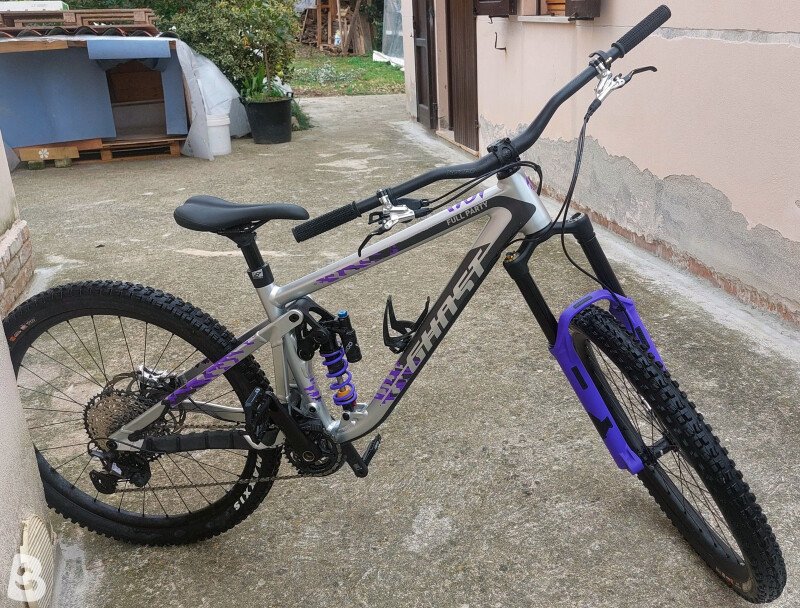 Ghost riot en full party 2022 used