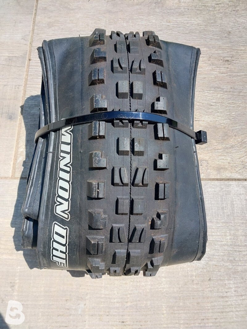 Maxxis Minion DHF 27.5x2.60 3C EXO+ TR used Maxxis Minion DHF 27.5x2.60 3C EXO+ TR used