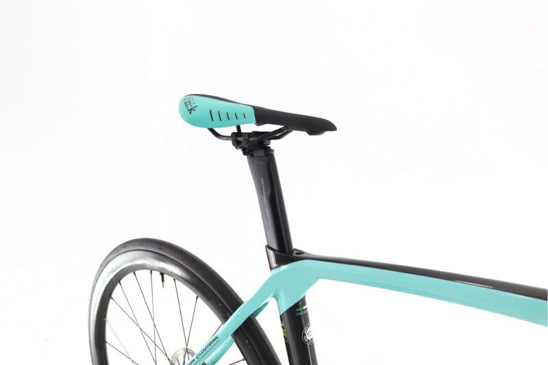 Bianchi Oltre XR3 Carbon AXS 12V used