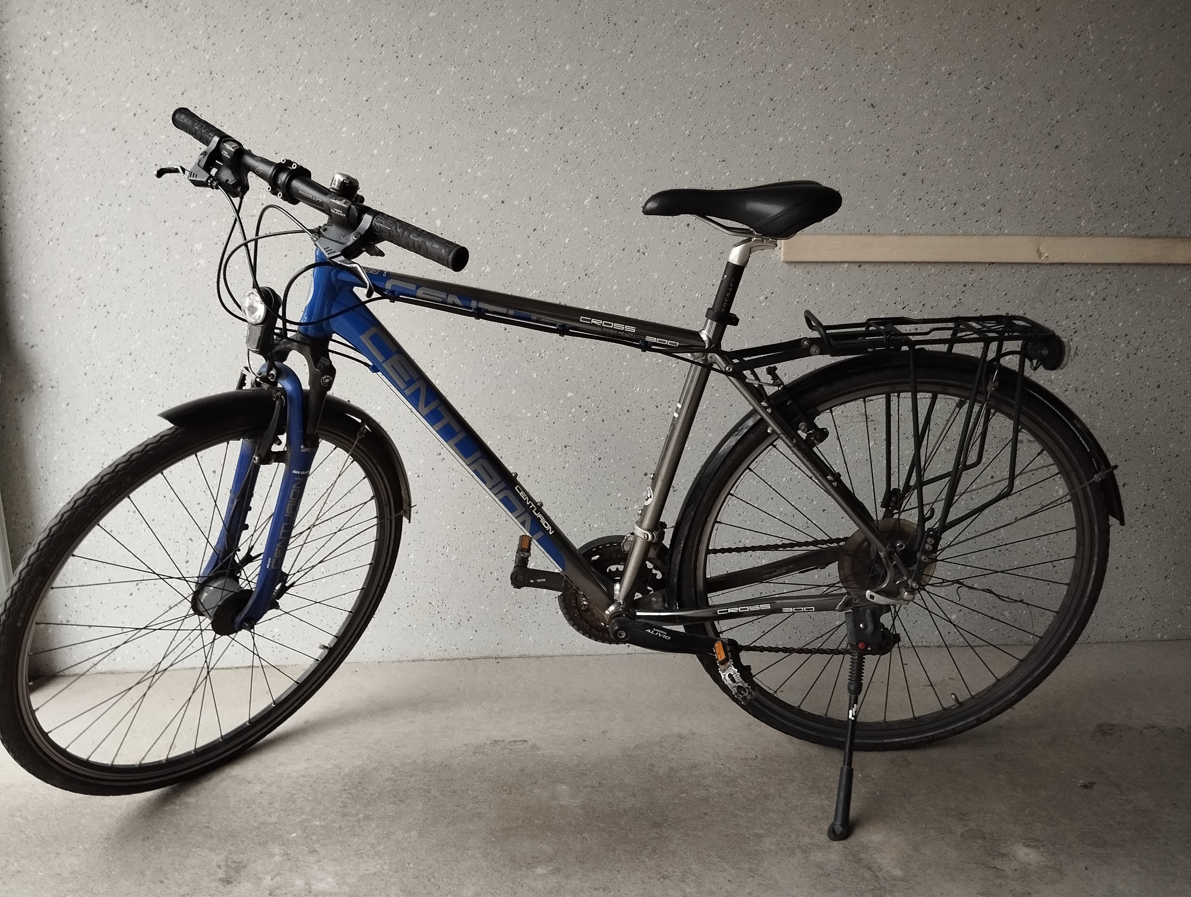 ドイツ　CENTURION CROSS LINE 赤黒　室内保管　DEORE ドイツ CENTURION CROSS LINE 赤黒 室内保管 DEORE CROSS LINE