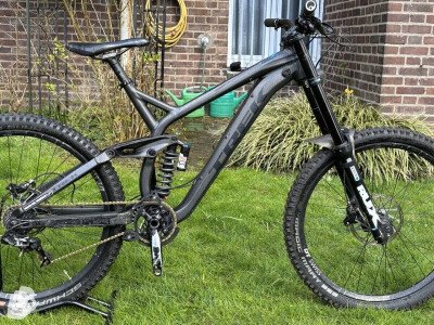Trek Session 8 2017
